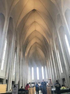 LifTe 北欧の暮らし アイスランド レイキャビク ハットルグリムス教会内部