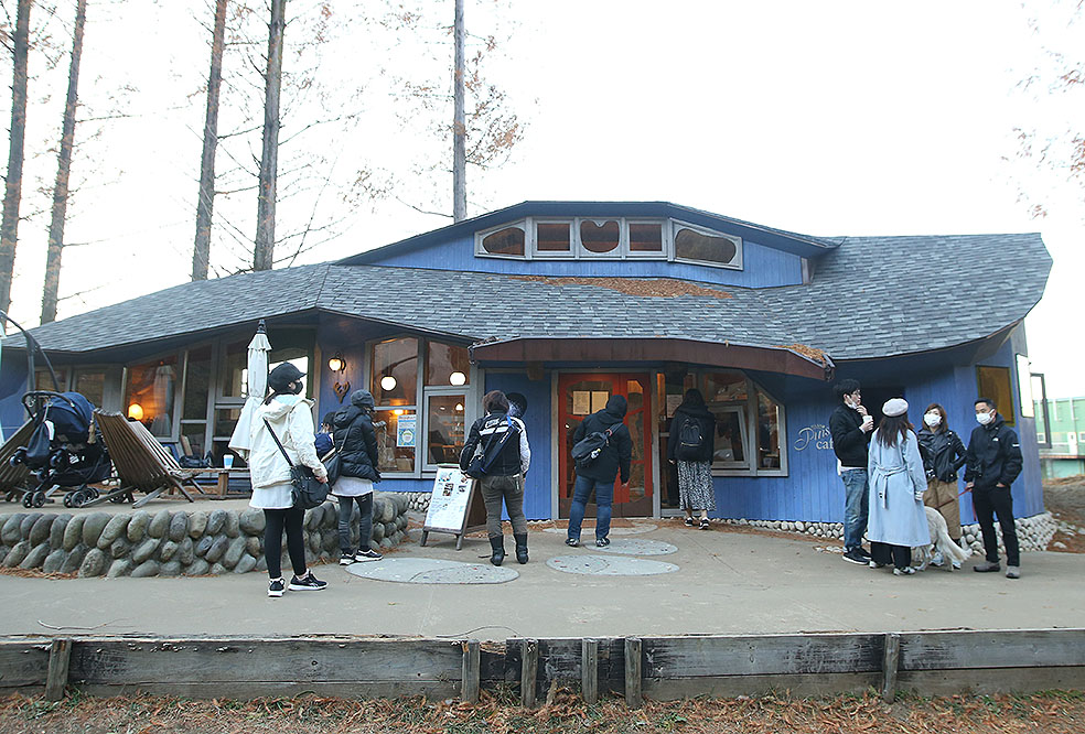 LifTe北欧の暮らし 埼玉県飯能市にあるトーベ・ヤンソンあけぼの子どもの森公園の敷地内にあるカフェ・プイスト cafe puisto