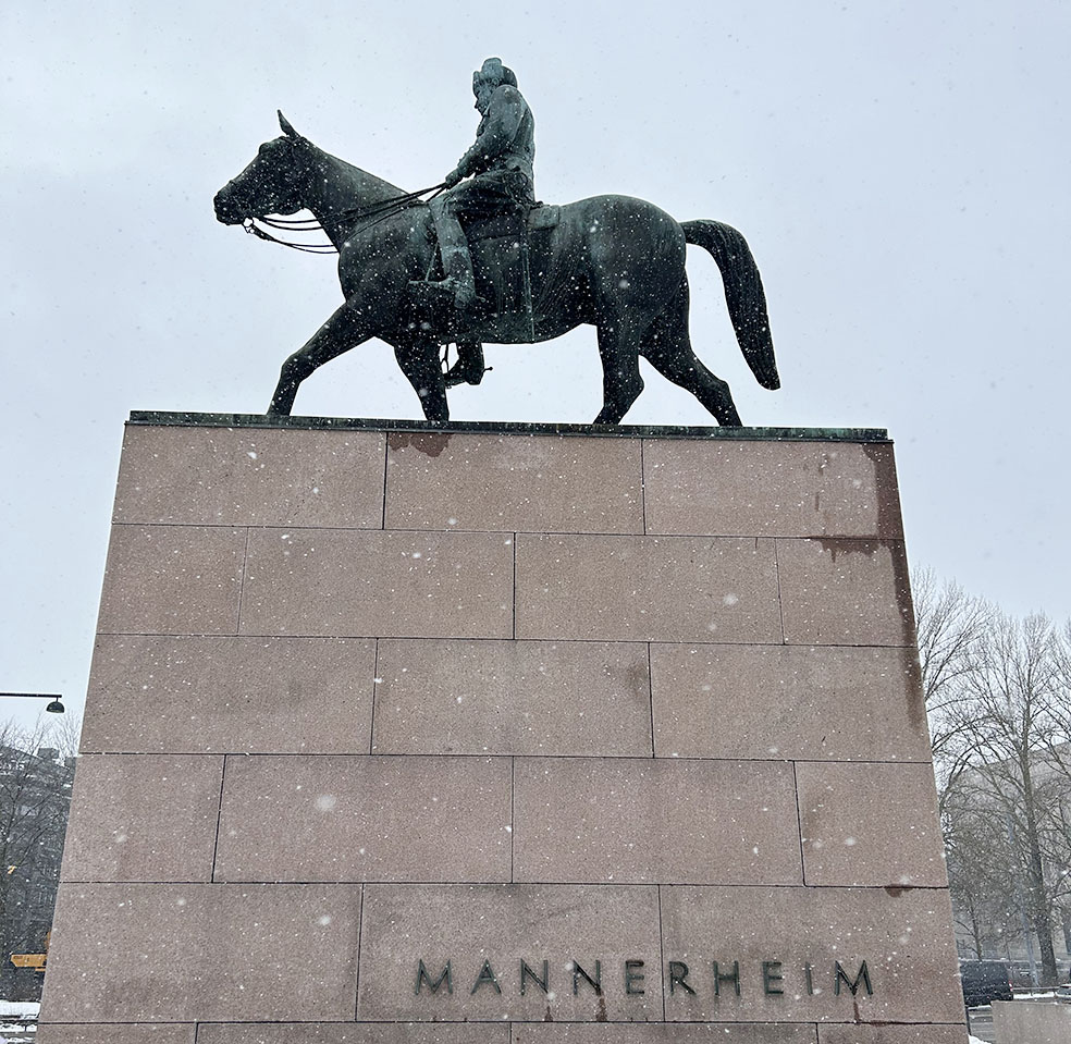 LifTe北欧の暮らし ヘルシンキ マンネルヘイム大統領 マンネルヘイム将軍 マンネルヘイム 銅像
