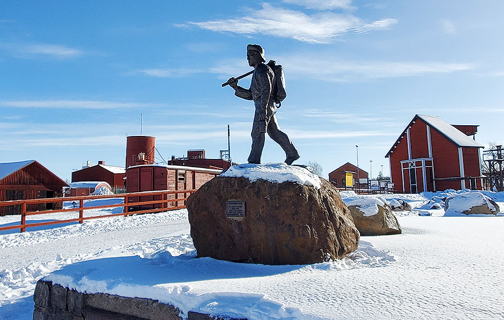 LifTe北欧の暮らし 2023年冬の北欧旅日記4日目で宿泊したスウェーデンダーラナ地方のファールンにある世界遺産の大銅山敷地内にある銅像