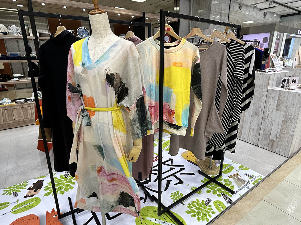 LifTe北欧の暮らし 北欧イベント 京王百貨店新宿店で開催中の北欧祭2023で販売されているフィンランドのファッションブランドPAPU(パプ)