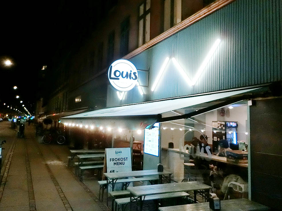 LifTe北欧の暮らし 2023年冬の北欧旅6日目で訪れたデンマークの首都コペンハーゲンにあるハンバーガーショップLouis(ルイス)の外観