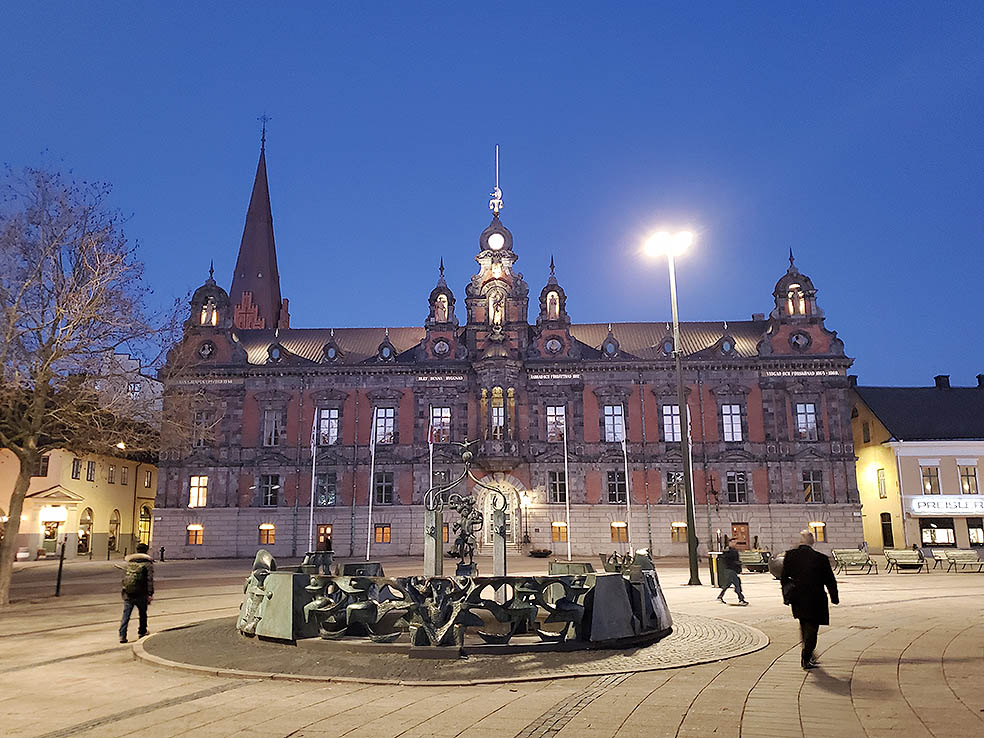 LifTe北欧の暮らし 2023年冬の北欧旅6日目で訪れたスウェーデン第3の都市マルメ、ストートリィ広場にあるマルメ市庁舎