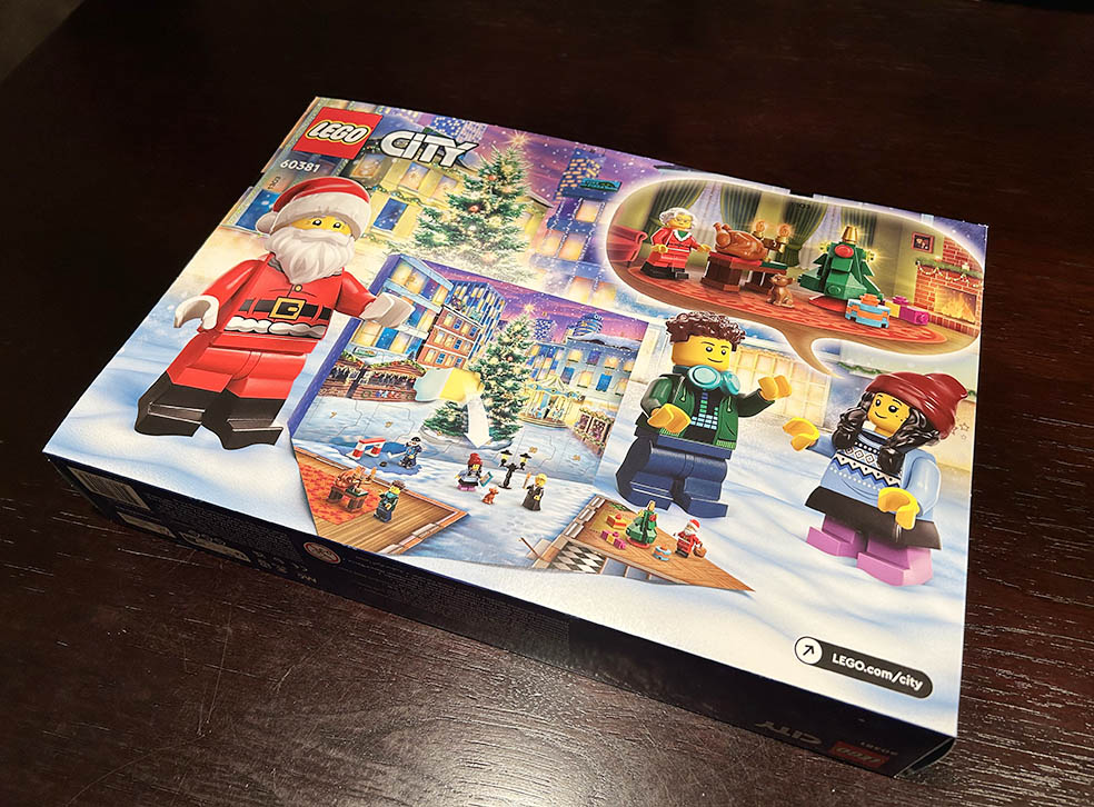 LifTe北欧の暮らし デンマーク発祥のレゴが発売するレゴシティのクリスマスアドベントカレンダー2023のパッケージ
