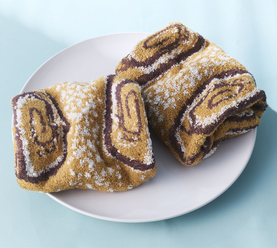 LifTe北欧の暮らし 阪急うめだ本店で5月21日(水)から6日間開催される「北欧フェア2025」で販売される フィンランド在住のデザイナー大田舞が手がけた畳むとシナモンロールになるタオル