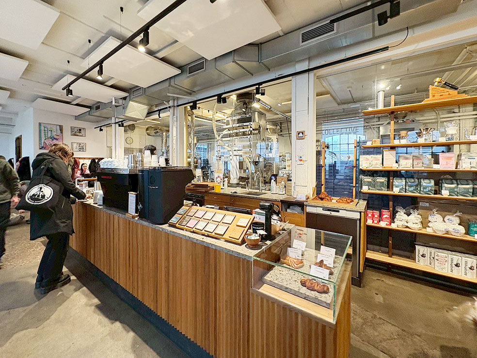 LifTe北欧の暮らし デンマークの首都コペンハーゲンにあるコーヒーコレクティブの店内