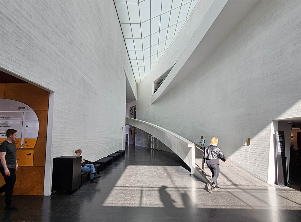 LifTe北欧の暮らし 編集部が2024年冬の北欧出張で訪れたフィンランドのヘルシンキにある国立美術館「キアズマ」