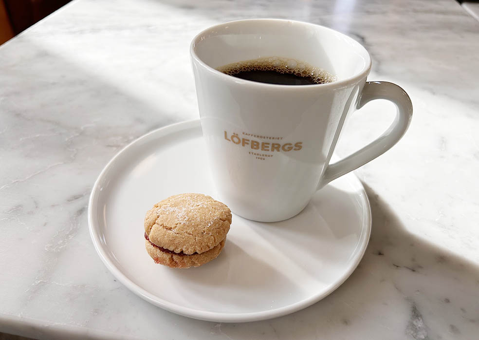 LifTe北欧の暮らし 2024年冬の北欧旅日記13日目で訪れたフィンランドのヘルシンキ中央駅にあるカフェ「カフェ・エリエル」