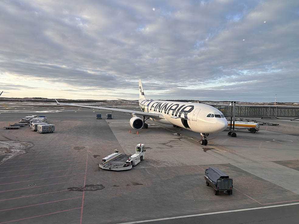 LifTe北欧の暮らし 2024年冬の北欧旅日記13日目で訪れたフィンランドのヴァンター空港から見えたフィンエアーの機体