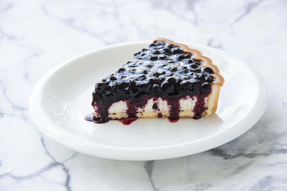 LifTe北欧の暮らし フィンランドの老舗人気カフェで映画『かもめ食堂』でも登場したカフェアアルトが東京の新丸ビルに8月29日(金)にオープン 提供されるビルベリー（野生のブルーベリー）のタルト