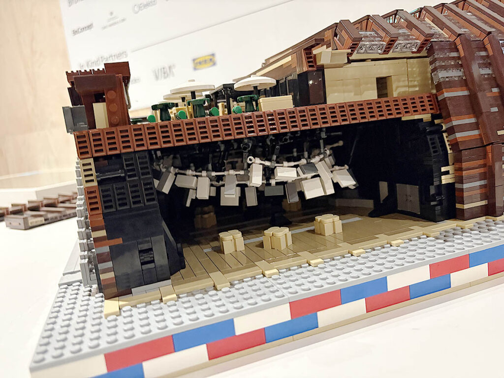 LifTe北欧の暮らし フィンランド、スウェーデン、ノルウェー、デンマーク、アイスランドの北欧5か国共同で作り上げた大阪・関西万博の北欧パビリオンの出口で展示されている京都大学レゴ同好会がレゴブロックで作った北欧パビリオン