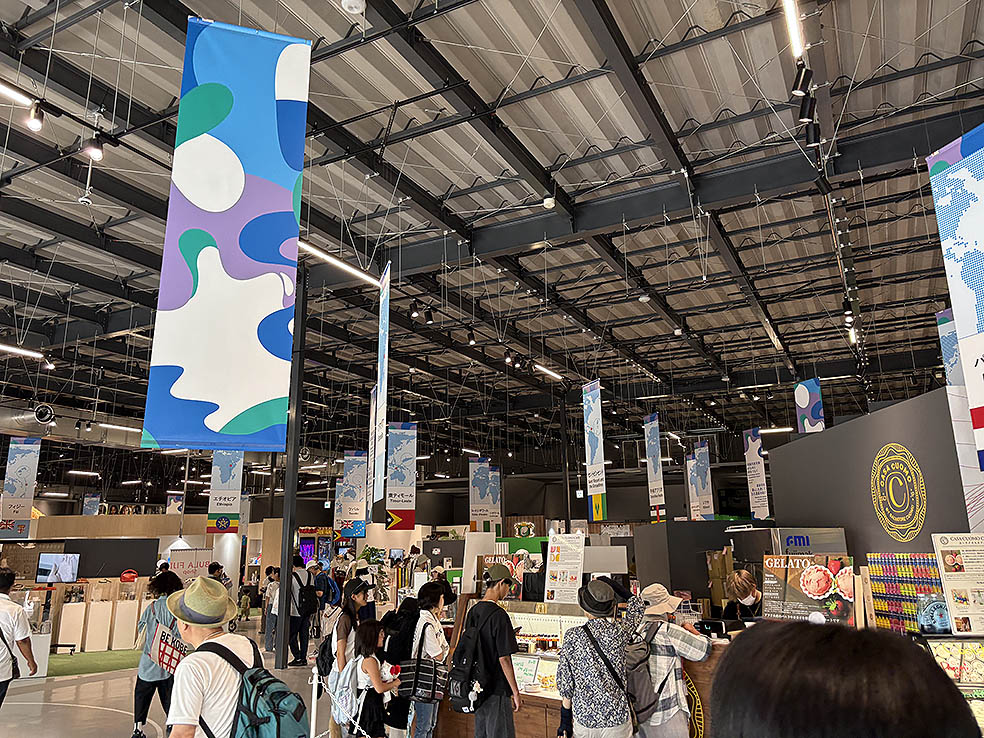 LifTe北欧の暮らし 10月13日まで大阪・夢洲で開催中の大阪・関西万博内で挑戦できる重ね絵スタンプがおいてあるコモンズ館