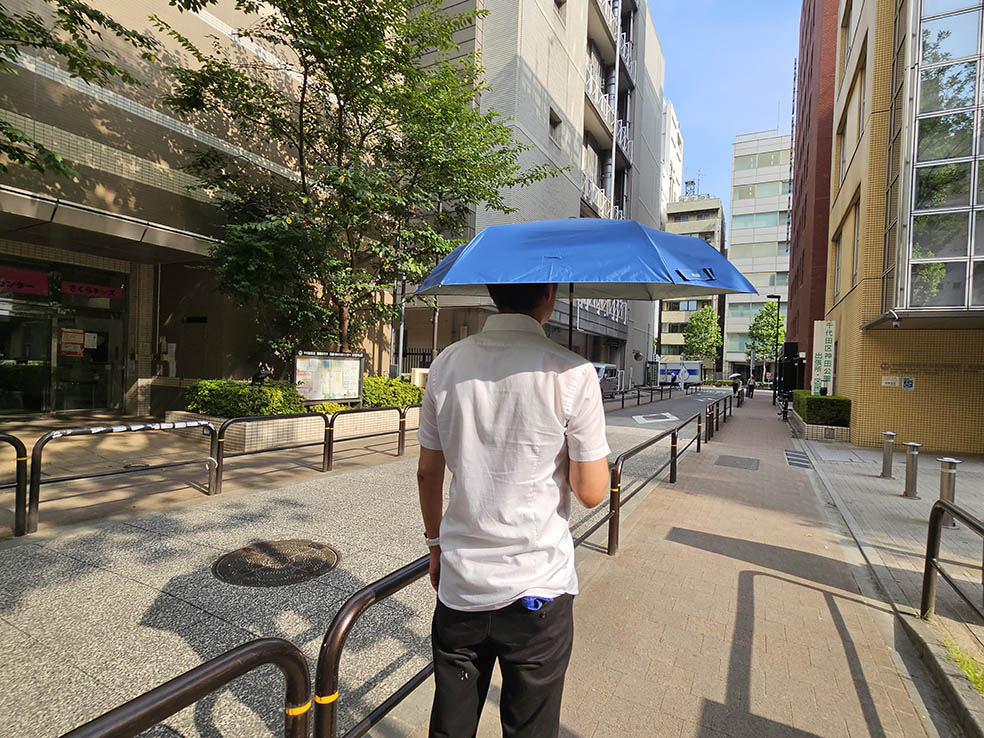 LifTe北欧の暮らし スウェーデンブランドinnovator(イノベーター)の晴雨兼用折りたたみ傘「IN-55WJP」のディープブルー