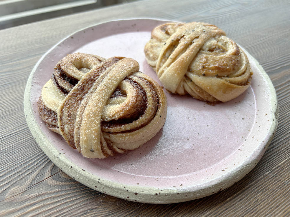 LifTe北欧の暮らし 10月4日はシナモンロールの日 フィンランドのトゥルクにある人気ベーカリーカフェ レイポモマンナ（Leipomo Manna）のシナモンロール