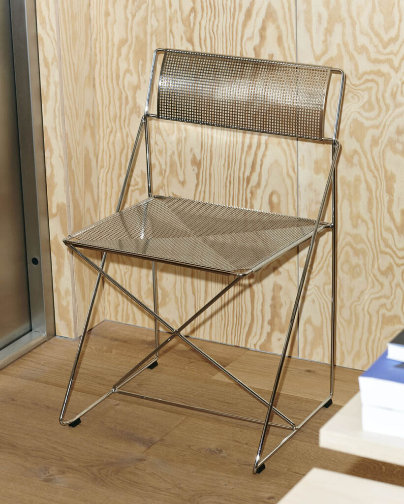 LifTe北欧の暮らし デンマーク発祥のHAYがアルネ・ヤコブセンが復刻するX-Line Chair Chrome