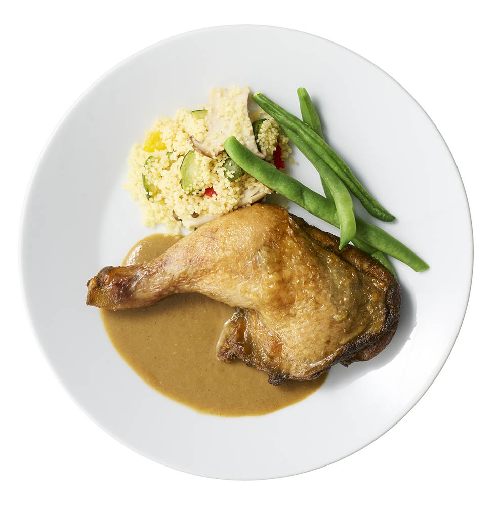 LifTe北欧の暮らし スウェーデン発祥のイケアが11月30日までか移載しているきのこを堪能できる秋の限定メニューで提供されるチキンレッグのコンフィ きのこソース