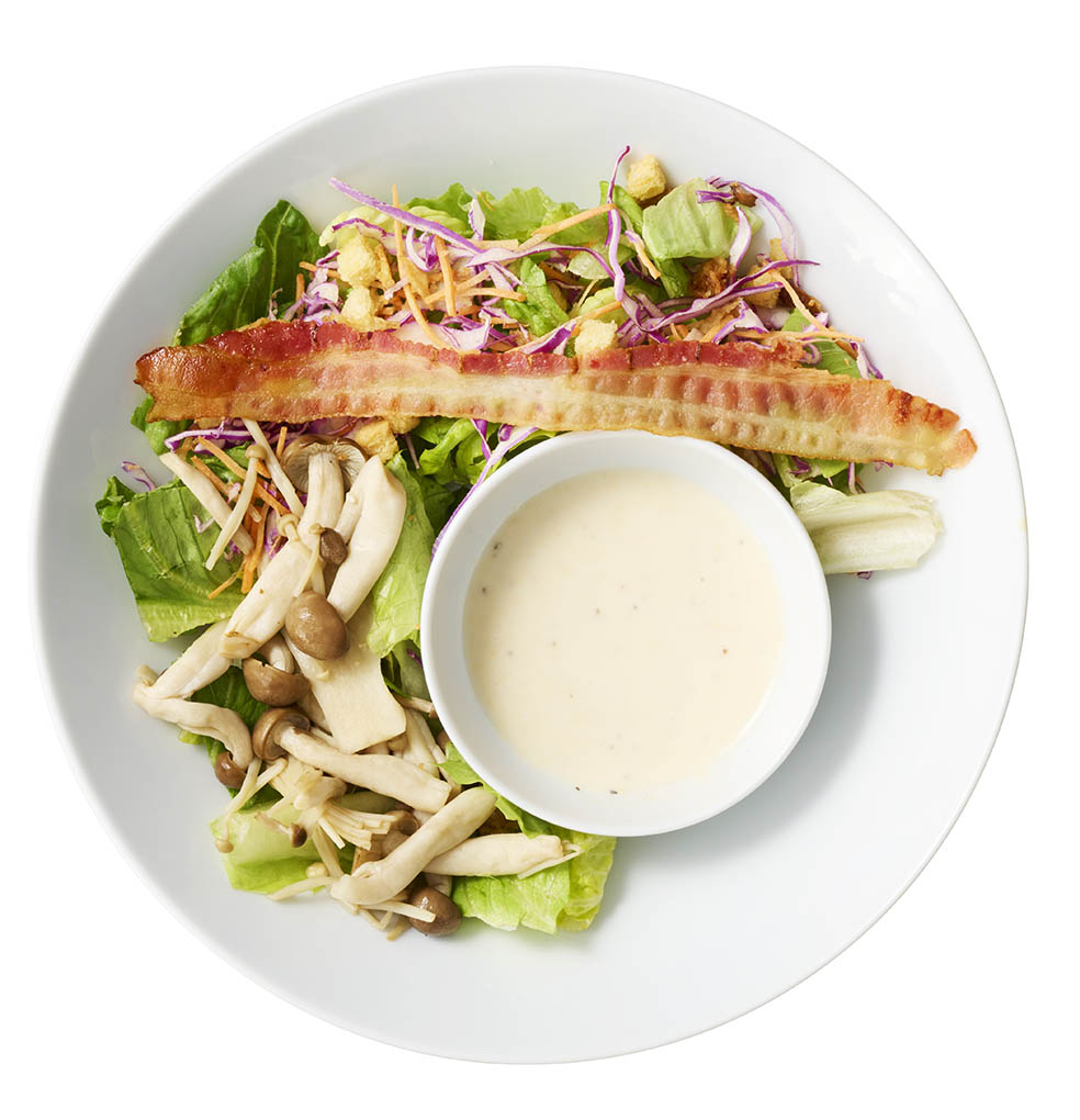 LifTe北欧の暮らし スウェーデン発祥のイケアが11月30日までか移載しているきのこを堪能できる秋の限定メニューで提供される彩りきのこサラダ シーザードレッシング