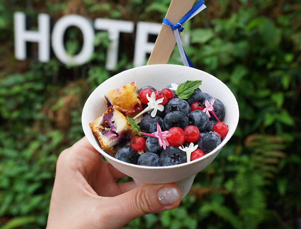 LifTe北欧の暮らし 群馬県前橋の白井屋ホテルで10月1日(水)から10月31日(金)まで開催されるフィンランドフェアで提供されるテイクアウト専用　「ベリーベリーパフェ」