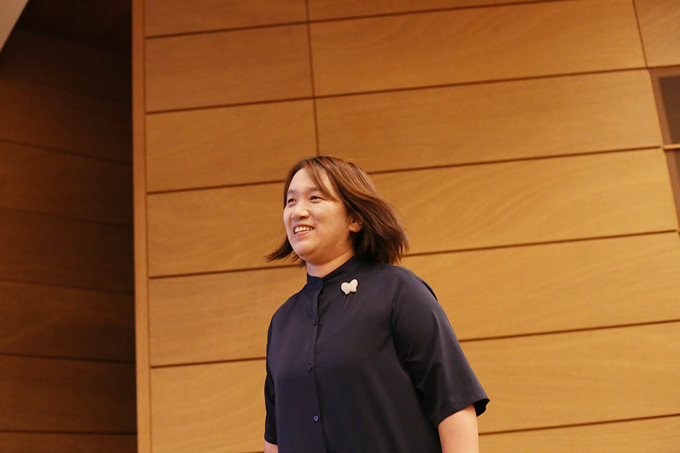 LifTe北欧の暮らし スウェーデン大使館主催で明治大学のリバティータワーで開催された文学のトークイベント「なぜミステリーを書くのか?」で登壇した日本のミステリー作家湊かなえ