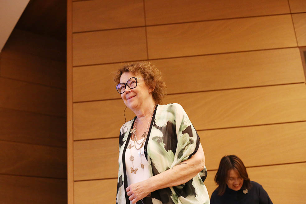 LifTe北欧の暮らし スウェーデン大使館主催で明治大学のリバティータワーで開催された文学のトークイベント「なぜミステリーを書くのか?」で登壇したスウェーデンのミステリー作家トーヴェ・アルステルダール