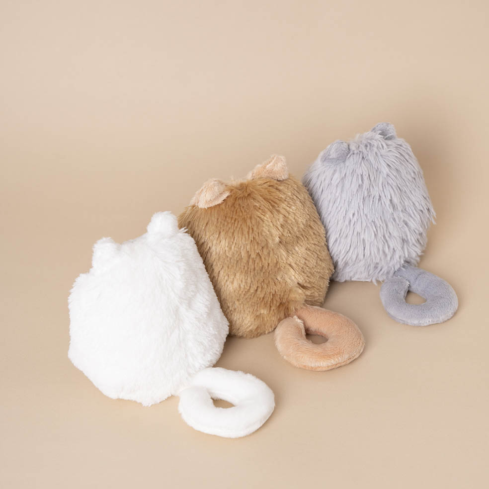 LifTe北欧の暮らし スウェーデンを代表する陶芸家リサ・ラーソンが1965年に生み出した「LITEN KATT」をぬいぐるみとして発売