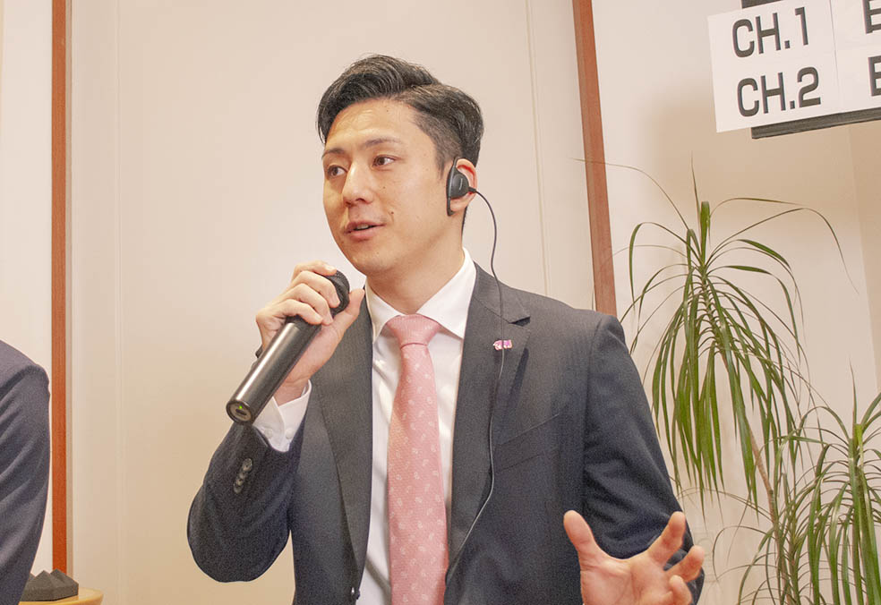 LifTe北欧の暮らし フィンランド大使館で開催されたフィンランド流のコーチングを紹介するイベントで登壇した東京グレートベアーズのスタッフ野瀬将平