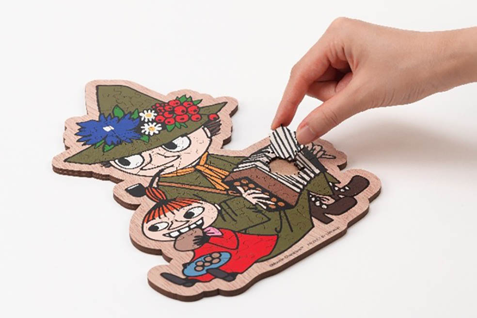 LifTe北欧の暮らし やのまんから発売されるムーミンデザインのWOODY PUZZLE LigMe（ウッディパズルリグミー）スナフキン&リトルミイ