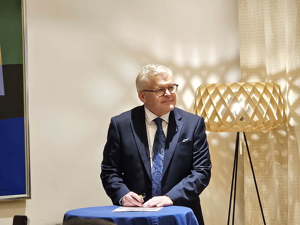 LifTe北欧の暮らし フィンランド大使館で開催されたたムーミンアラビアのイベントで登壇したフィスカース副社長ペッカ・サルミさん