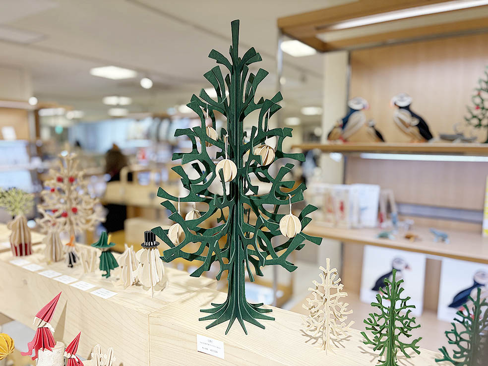 LifTe北欧の暮らし 11月20日から11月25日まで松坂屋静岡店で開催されている「北欧展2025」で販売されているフィンランドの白樺でつくられたロヴィのツリー