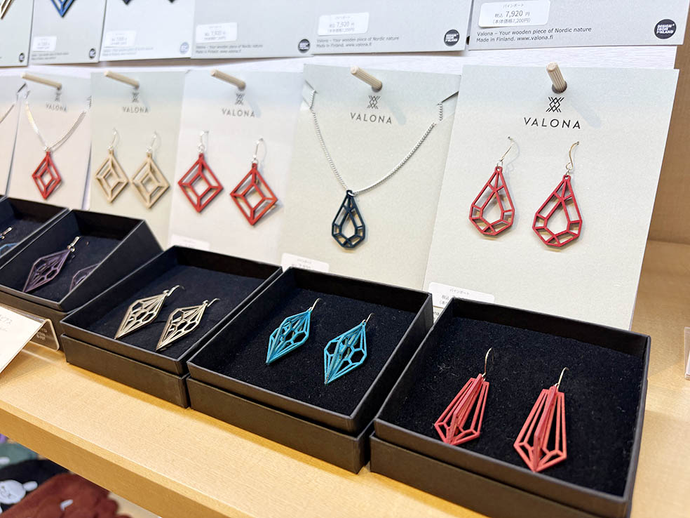 LifTe北欧の暮らし 11月20日から11月25日まで松坂屋静岡店で開催されている「北欧展2025」で販売されている フィンランドのヴァロナのイヤリング