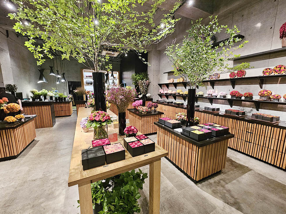 LifTe北欧の暮らし 北欧ショップ巡り第4弾 表参道にあるデンマーク出身のフラワーアーティスト ニコライ・バーグマンのフラッグシップストア Nicolai Bergmann Flowers & Design Flagship Store