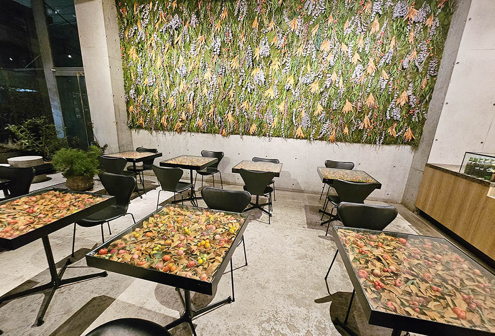 LifTe北欧の暮らし 北欧ショップ巡り第4弾 表参道にあるデンマーク出身のフラワーアーティスト ニコライ・バーグマンのフラッグシップストア Nicolai Bergmann Flowers & Design Flagship Store