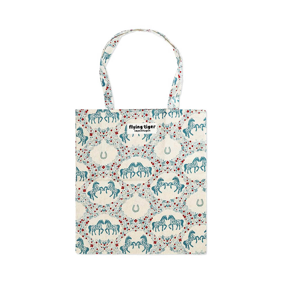 LifTe北欧の暮らし デンマーク発の雑貨ブランド「フライングタイガーコペンハーゲン」が発売する2026年の干支 午(うま/馬)デザインのトートバッグ