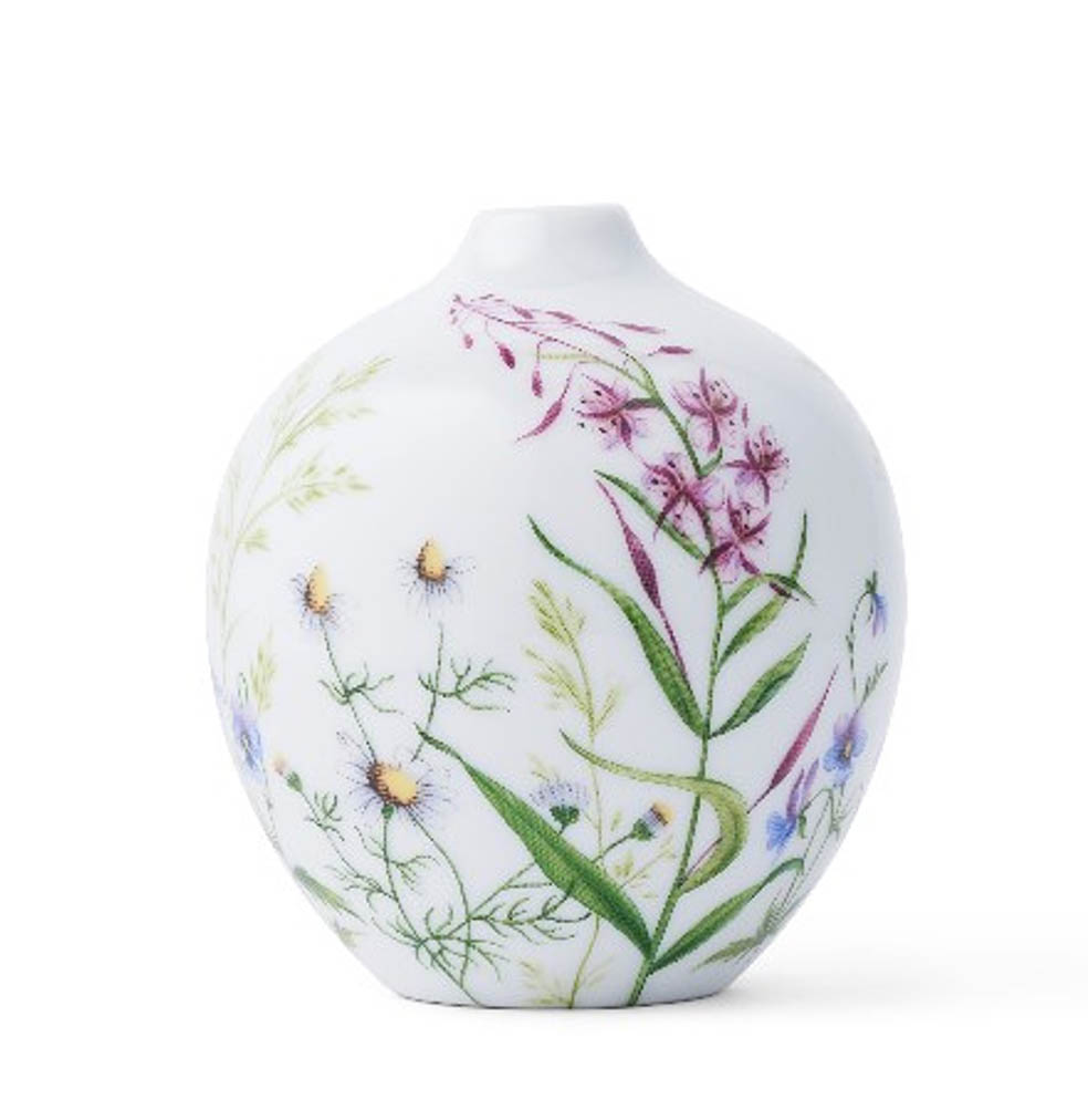 LifTe北欧の暮らし デンマークの陶磁器ブランド ロイヤルコペンハーゲンが2026年1月に発売開始した「スプリング コレクション 2026」のベース ワイルドフラワー