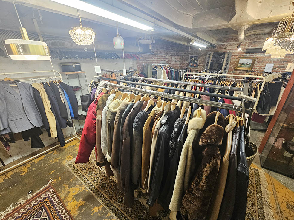 LIfTe北欧の暮らし フィンランドの首都ヘルシンキでおすすめしたい古着屋(セカンドハンドショップ)の「Helsinki secondhand oy」