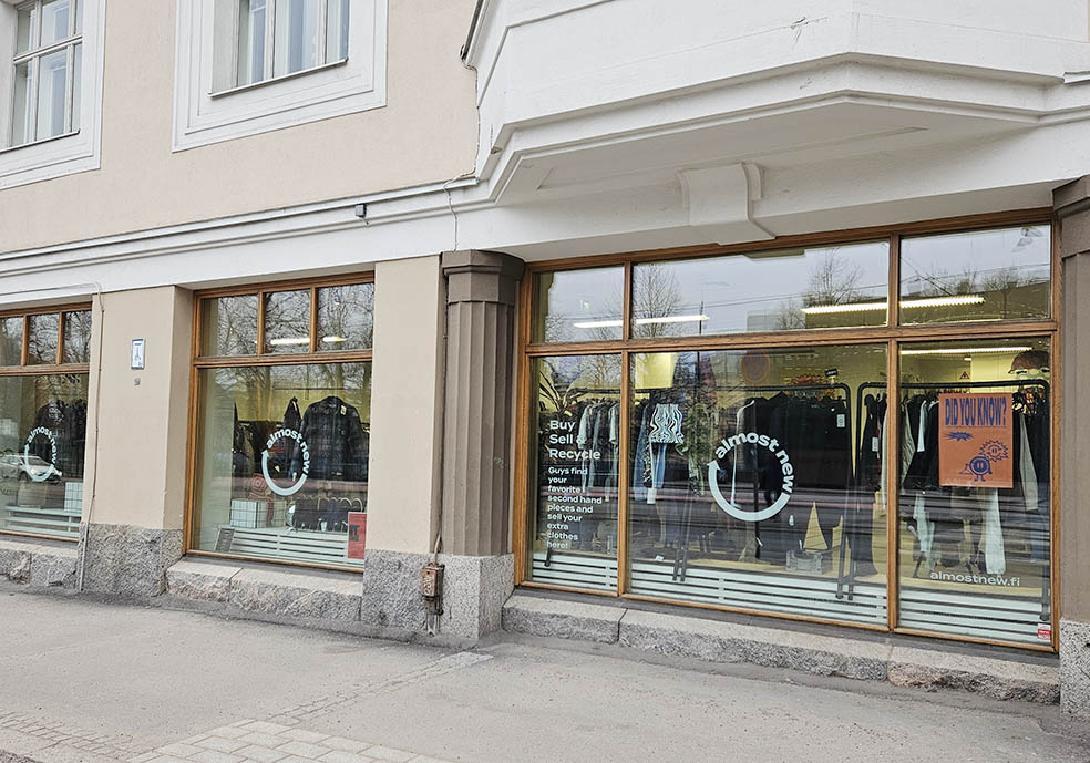 LIfTe北欧の暮らし フィンランドの首都ヘルシンキでおすすめしたい古着屋(セカンドハンドショップ)の「Almost New second hand Kallio」