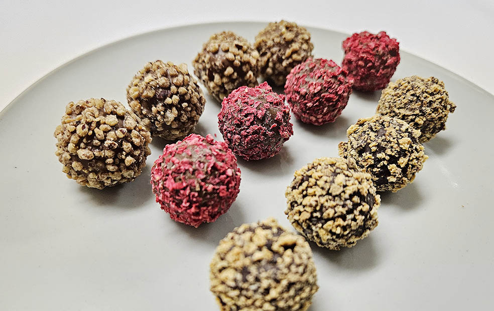 LifTe北欧の暮らし 成城石井で1月9日から展開されている「推しチョコ★発見フェア～推しチョコカルテが導く、私だけのご褒美～」で販売されているラトビアのチョコブランド「Pure(ピュア)」のトリュフチョコ