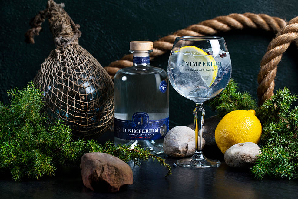 LifTe北欧の暮らし エストニアの旧市街タリンに構える蒸留所「Junimperium Distillery（ジュニペリウム蒸留所）」Navy Strength Gin（ネイビーストレングス・ジン）