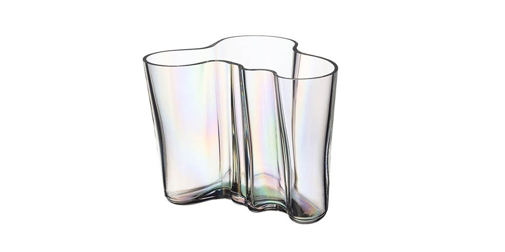 LifTe北欧の暮らし フィンランドのイッタラを代表するアアルトベースが誕生から90周年を迎えフィンランド大使館でプレス向けイベントが開催され発表されたNew York｜ラスタークリア