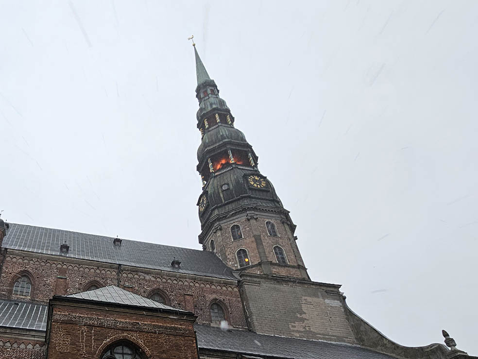 LifTe北欧の暮らし ラトビアの首都リーガ(リガ)の旧市街にある聖ペテロ教会