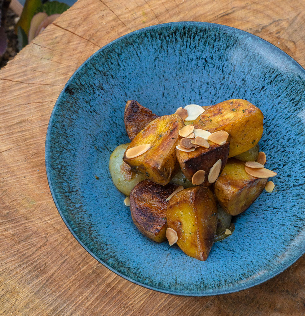 LifTe北欧の暮らし デンマーク出身のフラワーアーティスト ニコライ・バーグマンが手掛ける「ニコライ バーグマン 箱根 ガーデンズ」のカフェレストラン「NOMU」で提供される冬の特別メニュー ローストポテト