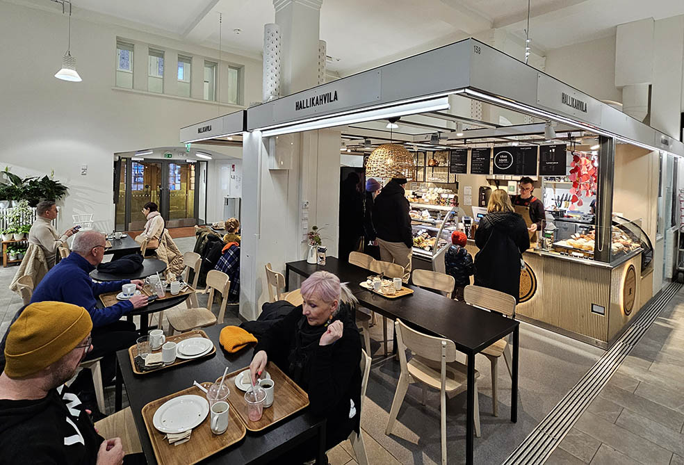 LifTe北欧の暮らし 編集部が実際に現地で訪れておすすめしたいフィンランド ヘルシンキの「Hakaniemen Hallikahvila(ハカニエミ・ハッリカハヴィラ)」
