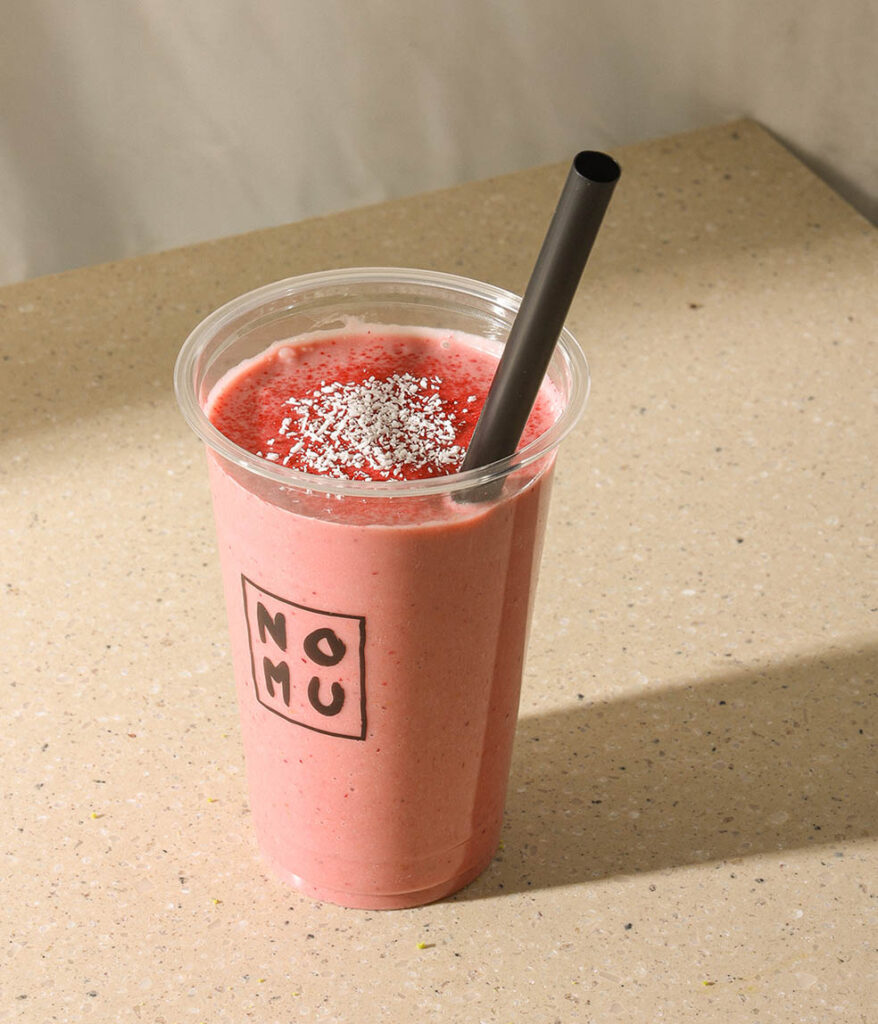 LifTe北欧の暮らし デンマーク出身のフラワーアーティスト ニコライ・バーグマンが手がけるカフェNOMUで3月18日(水)より春限定メニューが登場 青山限定で提供されるベリー＆ザクロスムージー