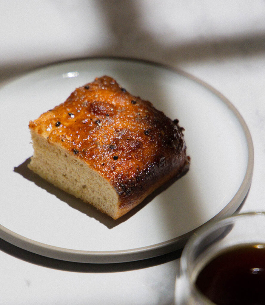 LifTe北欧の暮らし デンマーク出身のフラワーアーティスト ニコライ・バーグマンが手がけるカフェNOMUで3月18日(水)より春限定メニューが登場 麻布台限定で提供されるデンマークの伝統的なスイーツ オリジナルボーンスビア