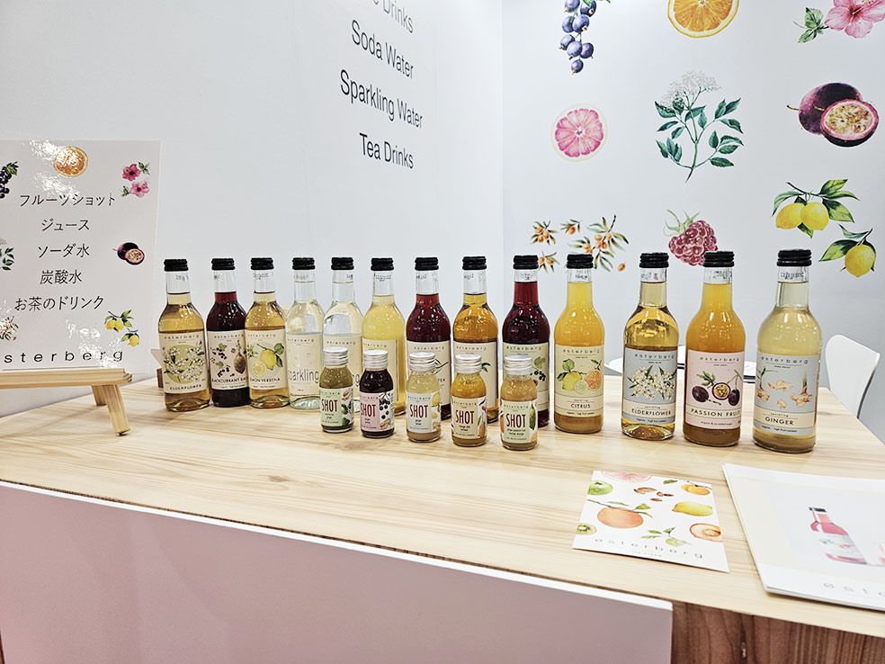 LifTe北欧の暮らし 東京ビッグサイトで開催されていた「FOODEX JAPAN 2026」のデンマークブースで出展していたØsterberg（オスターバーグ）の各種ドリンク