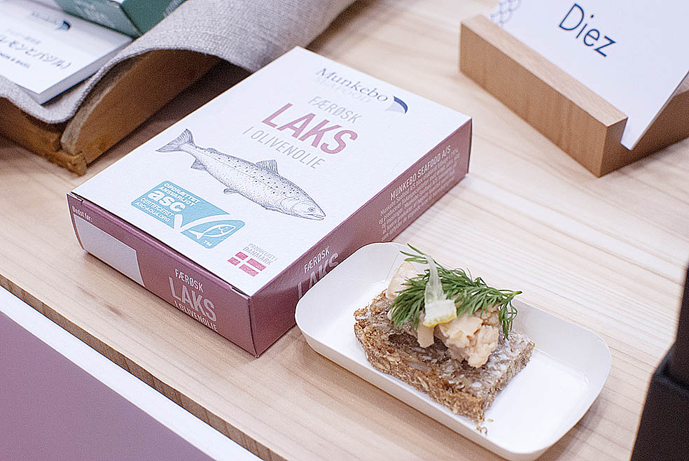 LifTe北欧の暮らし 東京ビッグサイトで開催されていた「FOODEX JAPAN 2026」のデンマークブースで出展していた「Munkebo Seafood」の缶詰