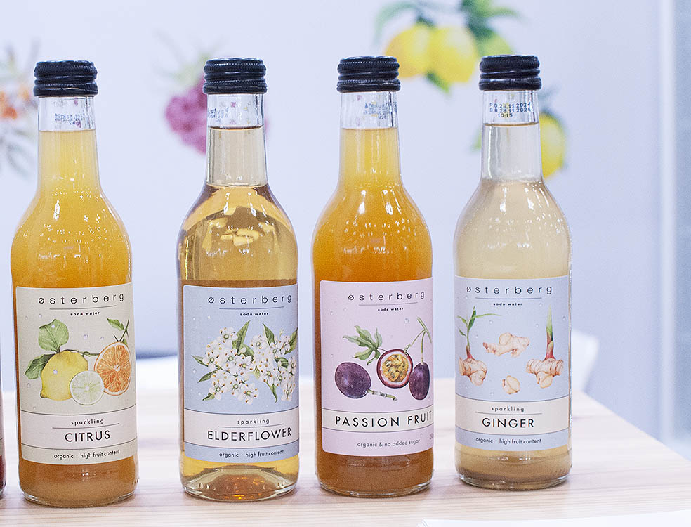 LifTe北欧の暮らし 東京ビッグサイトで開催されていた「FOODEX JAPAN 2026」のデンマークブースで出展していたØsterberg（オスターバーグ）の各種ドリンク