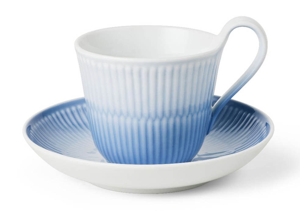 LifTe北欧の暮らし デンマークの老舗ブランド「ロイヤルコペンハーゲン」から販売された春の新作コレクション「IRIS(アイリス)」 ハイハンドルカップ&ソーサー