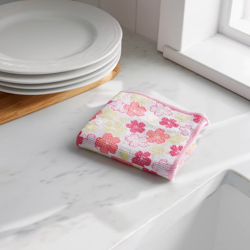 LifTe北欧の暮らし デンマークのライフスタイル雑貨ストア「フライングタイガー コペンハーゲン」が発売するお花見や春のアウトドアにぴったりのマイクロファイバークロス(5枚入り)