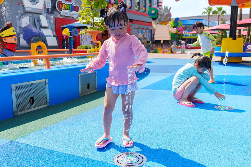 デンマーク発祥のレゴの世界観が楽しめる愛知県にあるレゴランドが7月10日(金)～8月31日(月)の夏限定で開催するイベント『レゴランドⓇ でびしょぬれの夏』で体験できるドレミでパチャチャ